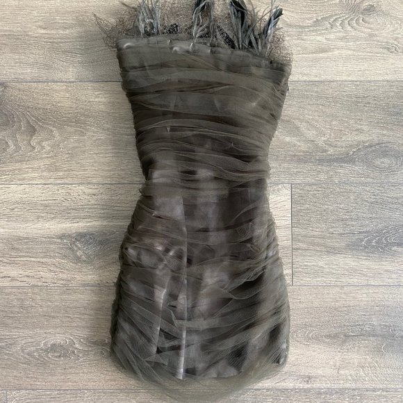 ONE OF KIND GUESS BY MARCIANO FEATHER DRESS - Picture 3 of 7